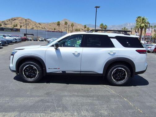 Everest White Pearl Tricoat 2026 Nissan Pathfinder Rock Creek