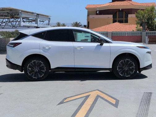 Everest White Pearl Tricoat 2026 Nissan Murano Platinum