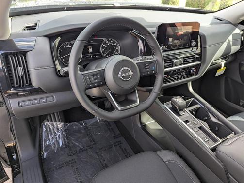 2025 Nissan Pathfinder SV FWD