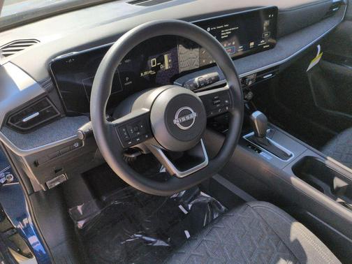 Deep Blue Pearl 2026 Nissan Kicks SV
