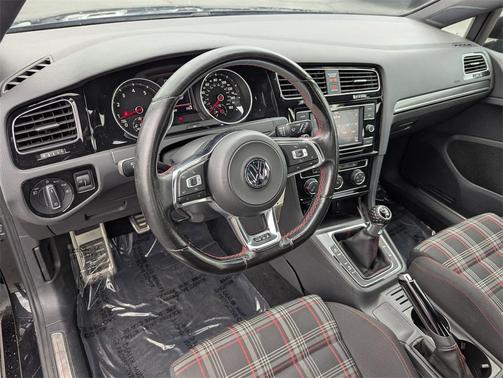 2018 Volkswagen Golf GTI 2.0T S 4-Door