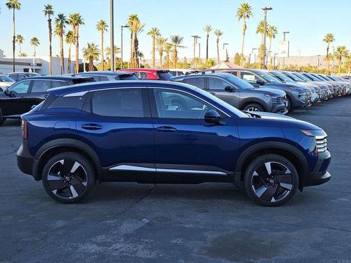 Deep Blue Pearl 2026 Nissan Kicks SR