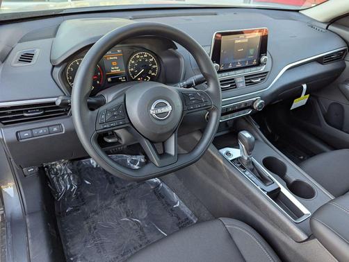 2025 Nissan Altima S FWD