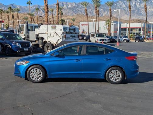 2018 Hyundai ELANTRA SE