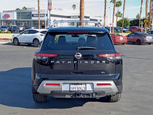 2024 Nissan Pathfinder SL FWD