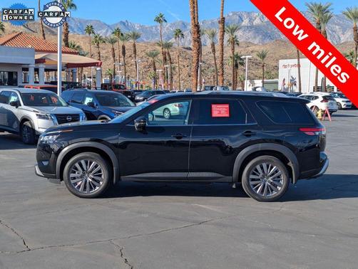 2024 Nissan Pathfinder SL FWD