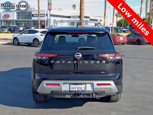 2024 Nissan Pathfinder SL FWD