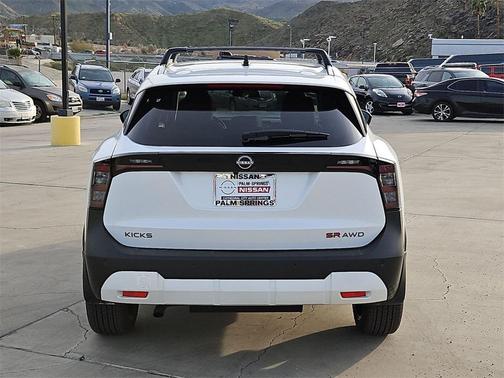 2026 Nissan Kicks SR