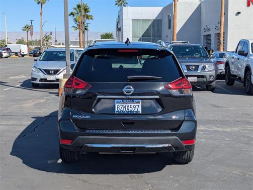 2018 Nissan Rogue SV