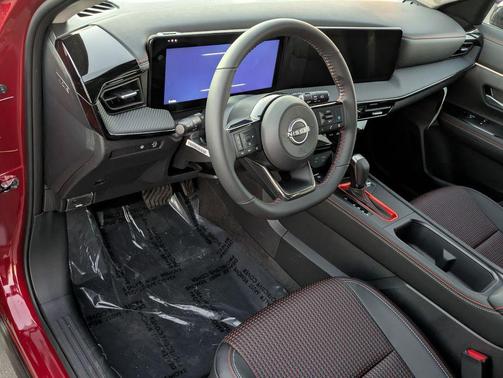 Scarlet Ember Tintcoat 2026 Nissan Kicks SR