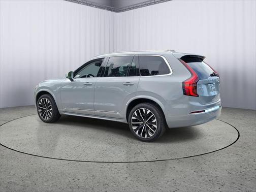 2025 Volvo XC90 B6 Plus 7-Seater