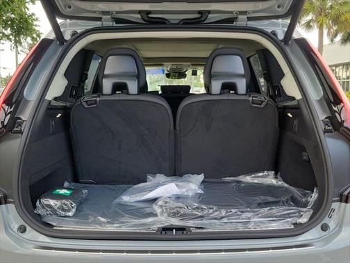 2025 Volvo XC90 B6 Plus 7-Seater