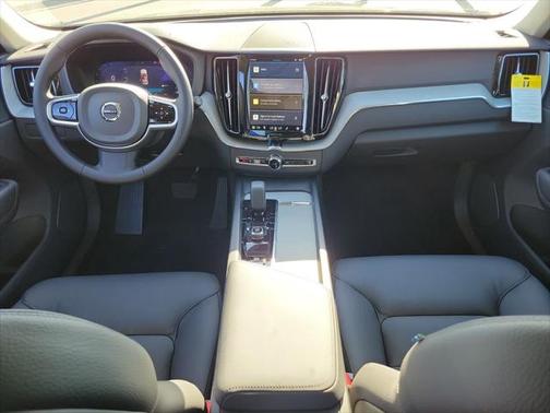 2025 Volvo XC60 B5 Plus