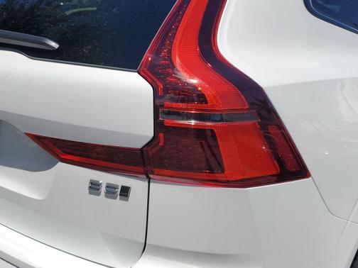 2026 Volvo XC60 B5 Core