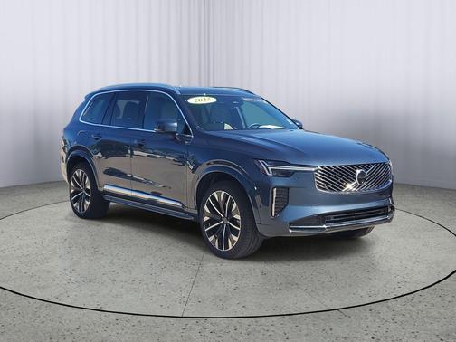 2025 Volvo XC90 B5 Plus 7-Seater
