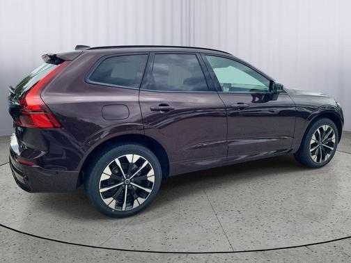 Mulberry Metallic 2026 Volvo XC60 B5 Plus