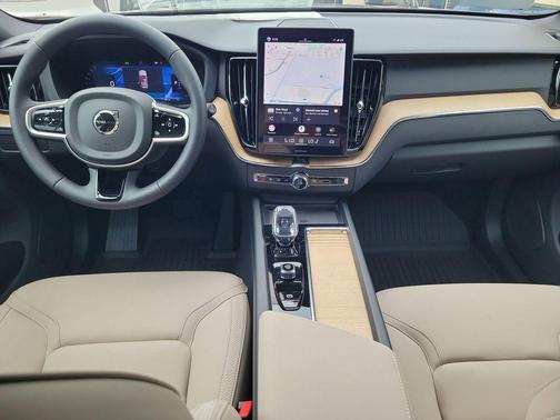 Mulberry Metallic 2026 Volvo XC60 B5 Plus