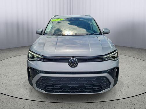Pyrite Silver Metallic 2025 Volkswagen Taos 1.5T SE