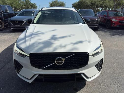 Crystal White Metallic 2024 Volvo XC60 B5 Plus Dark Theme