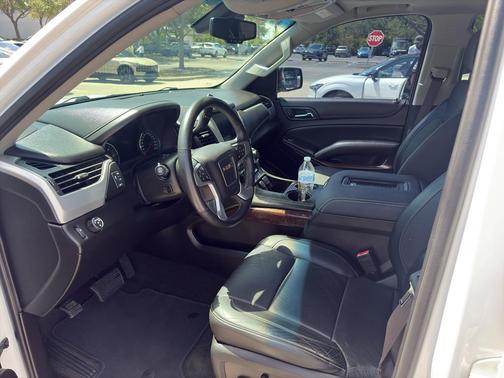 Summit White 2017 GMC Yukon SLT