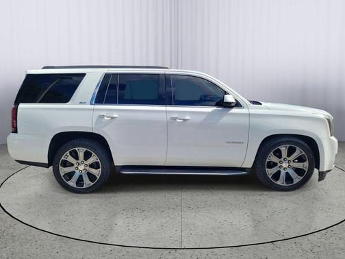 Summit White 2017 GMC Yukon SLT