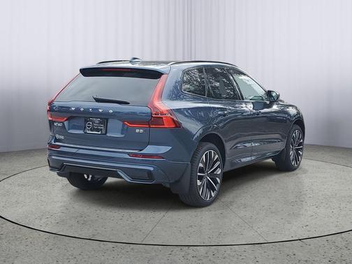 2026 Volvo XC60 B5 Ultra