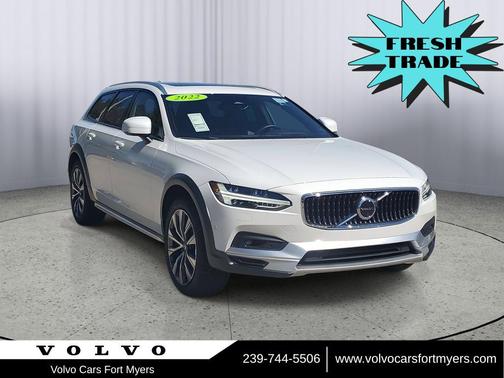 2022 Volvo V90 Cross Country B6