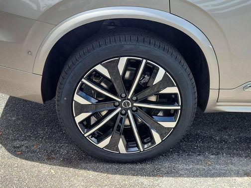 Bright Dusk Metallic 2026 Volvo XC90 Plus, B5 AWD Gas (mild hybrid), Gasoline, Bright, 7 Seats