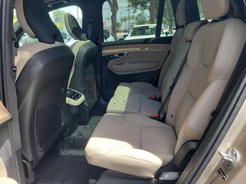 Bright Dusk Metallic 2026 Volvo XC90 Plus, B5 AWD Gas (mild hybrid), Gasoline, Bright, 7 Seats