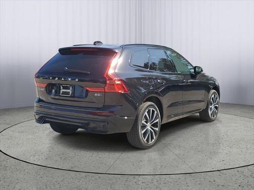 2025 Volvo XC60 B5 Plus