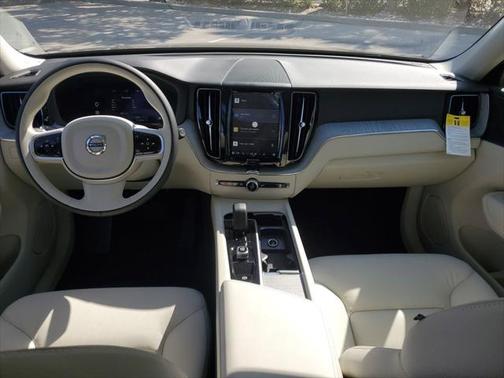 2025 Volvo XC60 B5 Plus