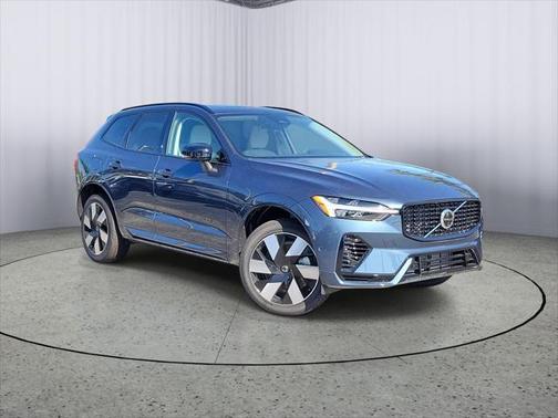 2025 Volvo XC60 Plug-In Hybrid T8 Plus