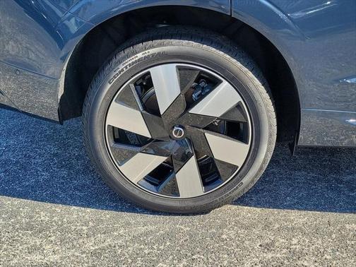 2025 Volvo XC60 Plug-In Hybrid T8 Plus