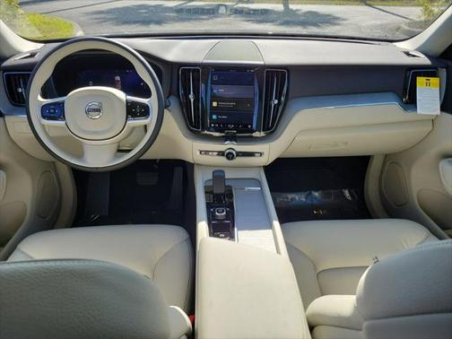 2025 Volvo XC60 Plug-In Hybrid T8 Plus