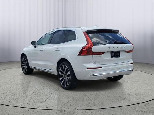 2023 Volvo XC60 B5 Ultimate Bright Theme