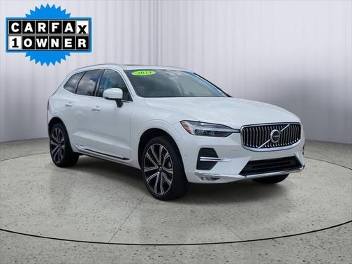 2023 Volvo XC60 B5 Ultimate Bright Theme