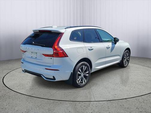 2025 Volvo XC60 B5 Core