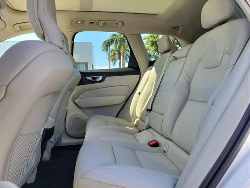 2025 Volvo XC60 B5 Core