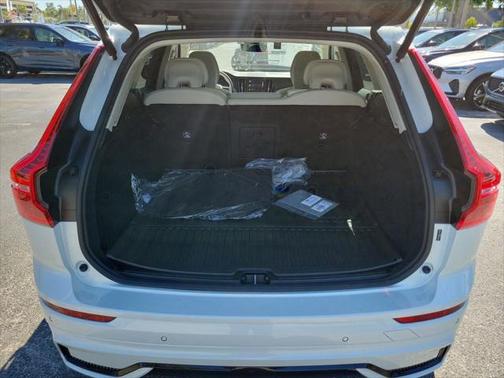 2025 Volvo XC60 B5 Core