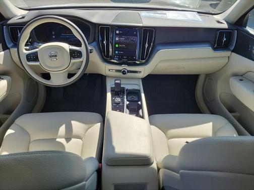 2025 Volvo XC60 B5 Core