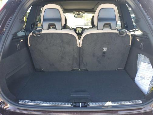 2026 Volvo XC90 Plus, B6 AWD Gas (mild hybrid), Gasoline, Bright, 6 Seats