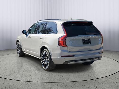2026 Volvo XC90 B6 Ultra Dark Theme 7-Seater