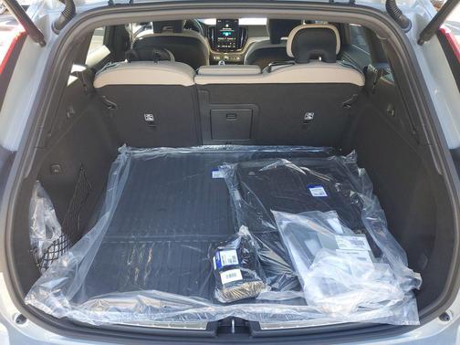 2026 Volvo XC60 Plug-In Hybrid T8 Plus