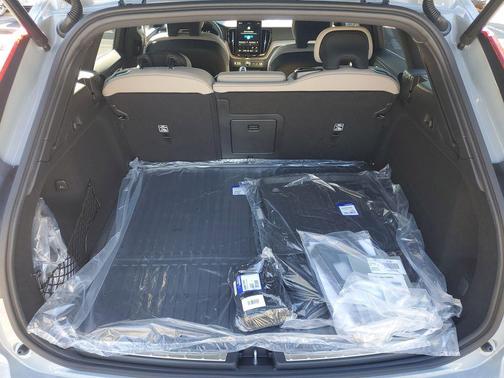 Vapour Grey Metallic 2026 Volvo XC60 Plug-In Hybrid Plus, T8 AWD Electric/Gasoline, Dark