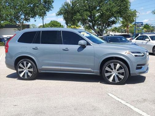 2022 Volvo XC90 T6 Inscription