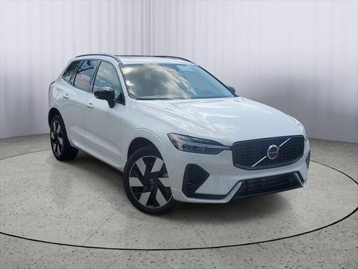 2025 Volvo XC60 Plug-In Hybrid T8 Plus
