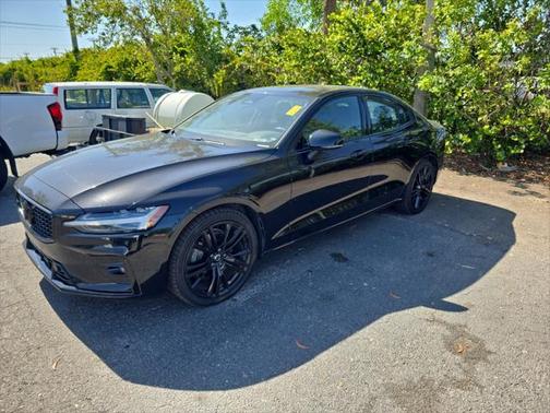 2024 Volvo S60 B5 Plus Black Edition