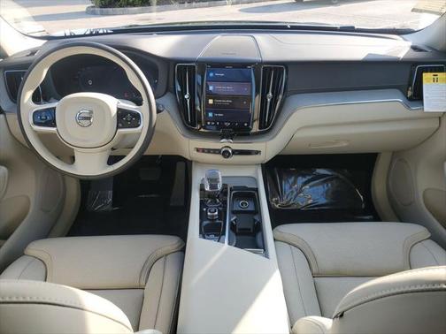 2025 Volvo XC60 Plug-In Hybrid T8 Ultra