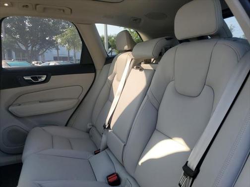 2025 Volvo XC60 Plug-In Hybrid T8 Ultra
