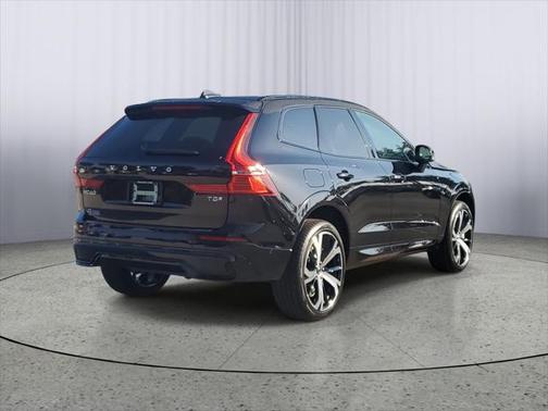 2025 Volvo XC60 Plug-In Hybrid T8 Ultra